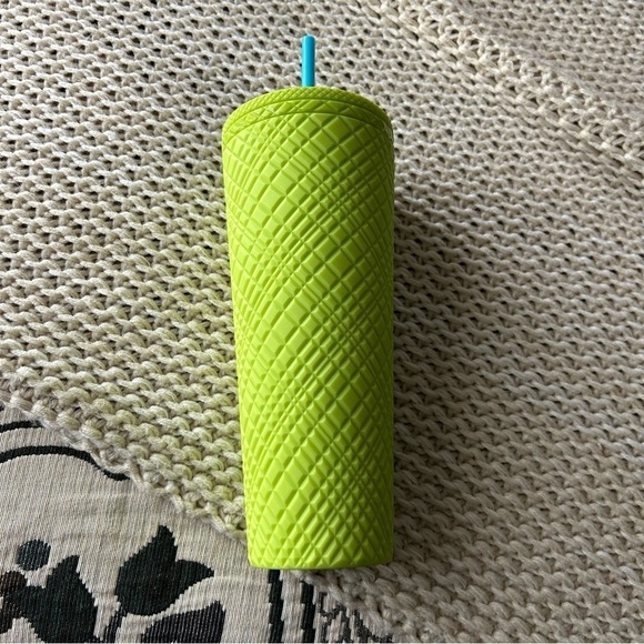 Starbucks 2023 LATAM Mexico Neon Green Venti Tumbler Cup - Picture 8 of 8